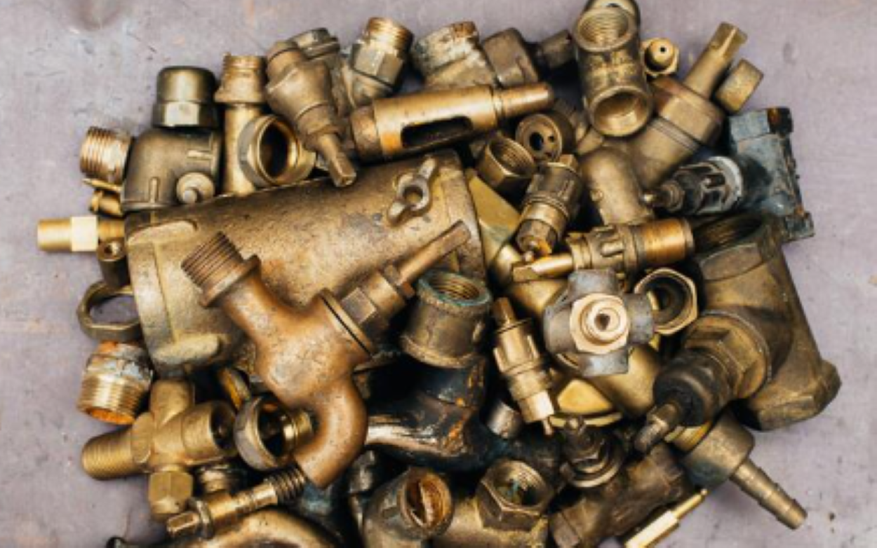 Brass fixtures scrap(1)
